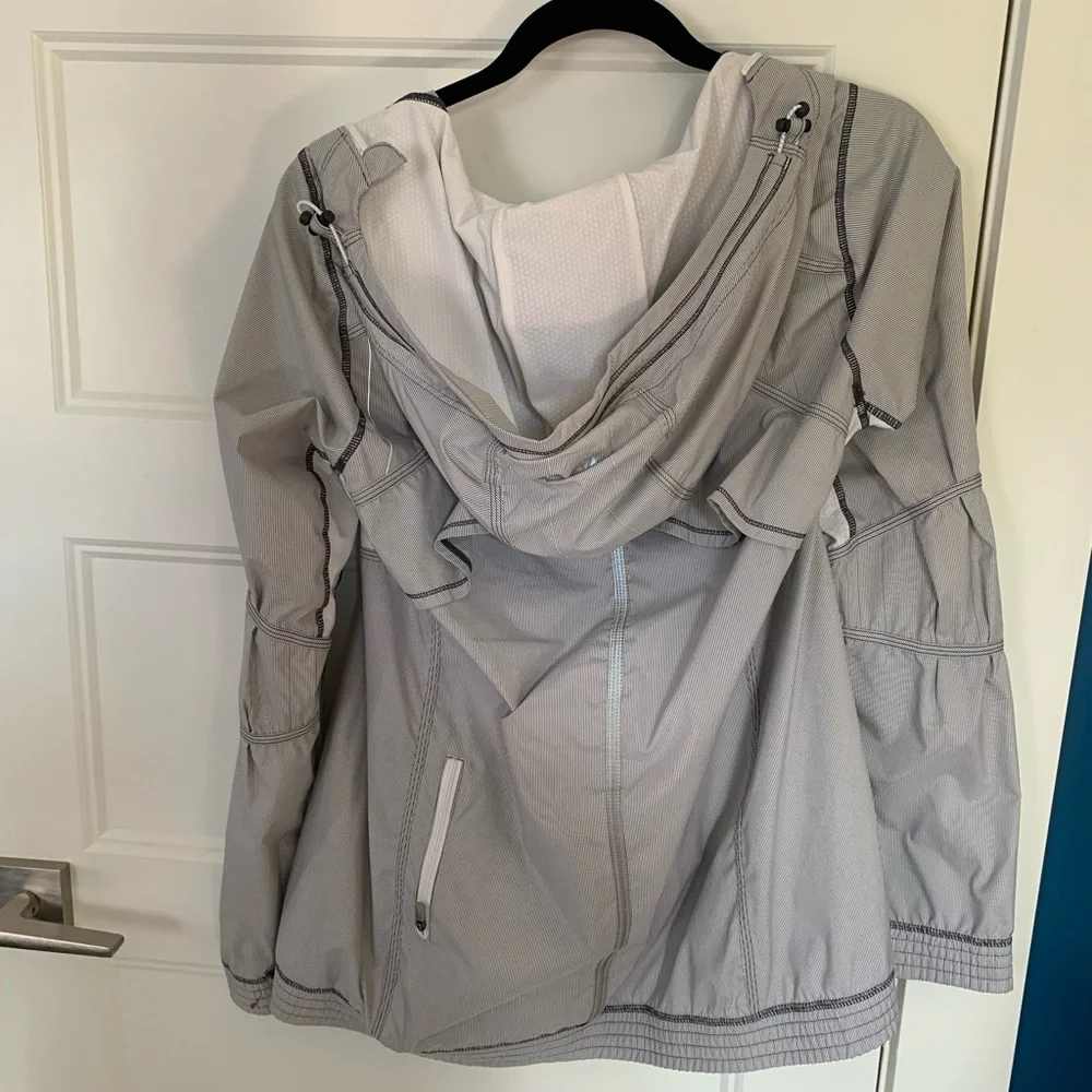 Lululemon Run 🏃‍♀️ willpower pullover - Picture 9 of 10